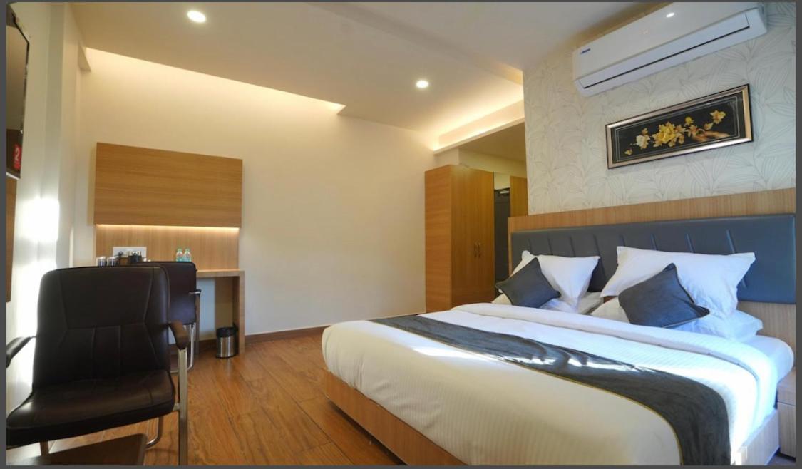 Kvp Golden Inn Tirupati Bagian luar foto