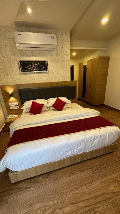 Kvp Golden Inn Tirupati Bagian luar foto