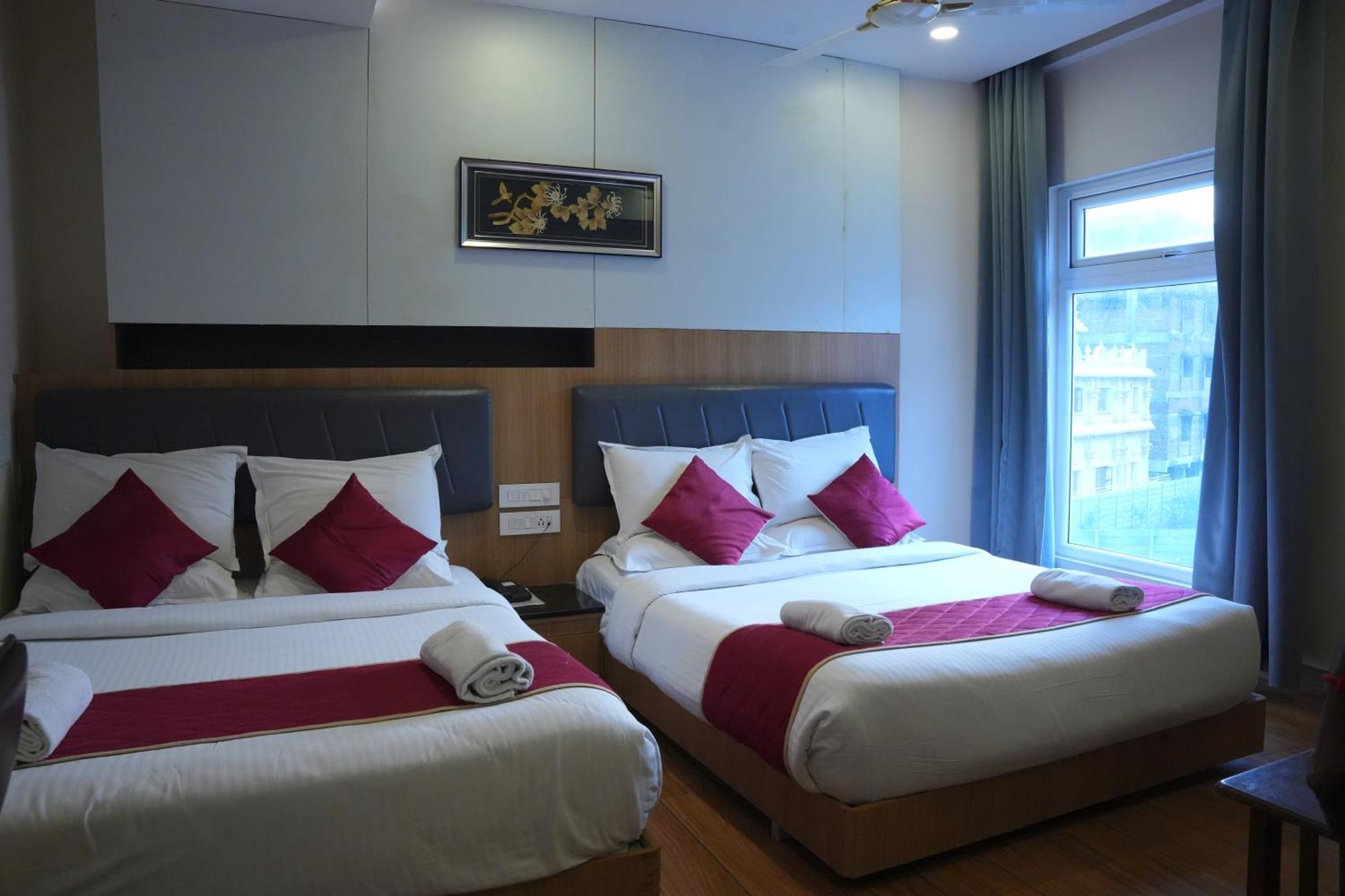 Kvp Golden Inn Tirupati Bagian luar foto