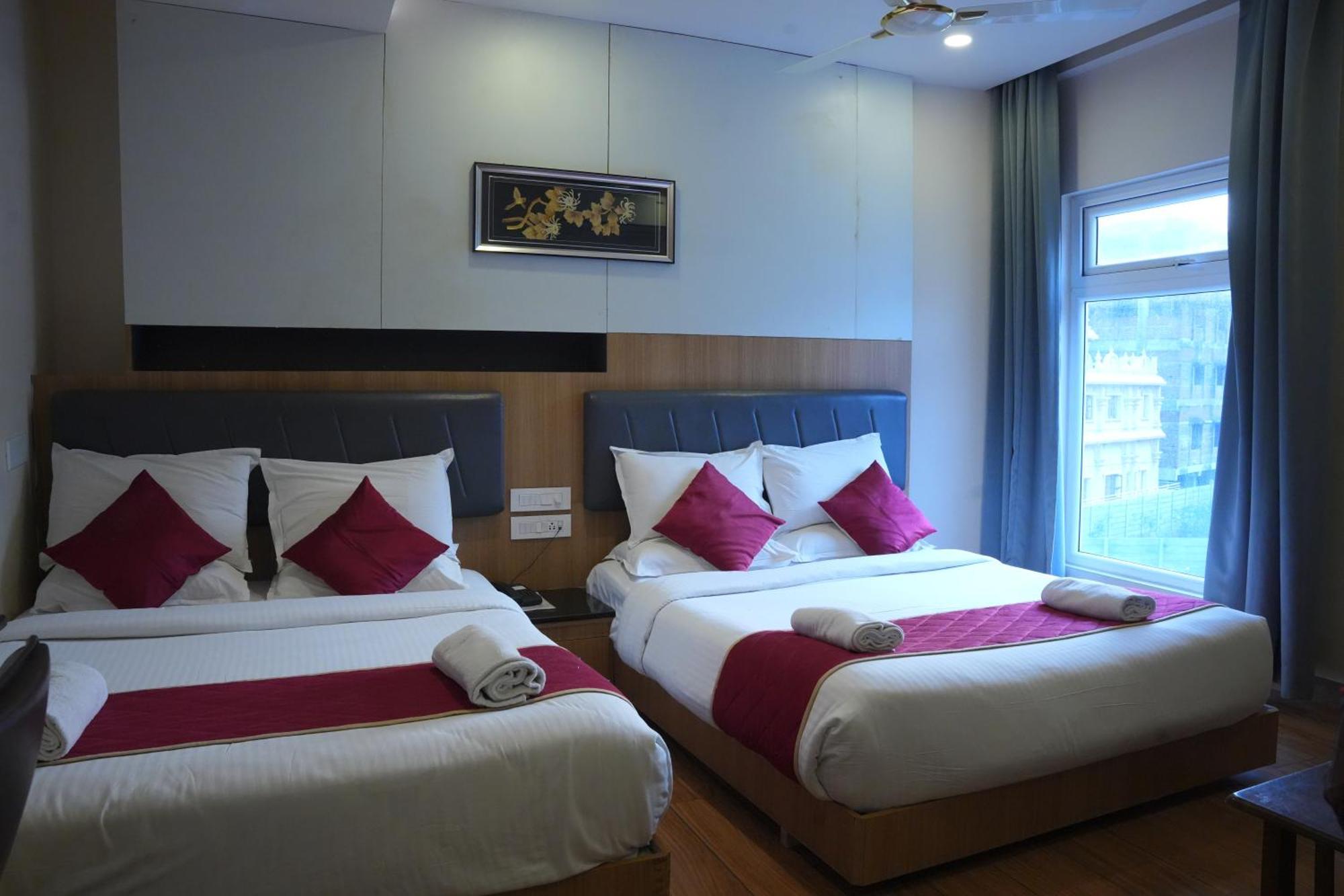 Kvp Golden Inn Tirupati Bagian luar foto