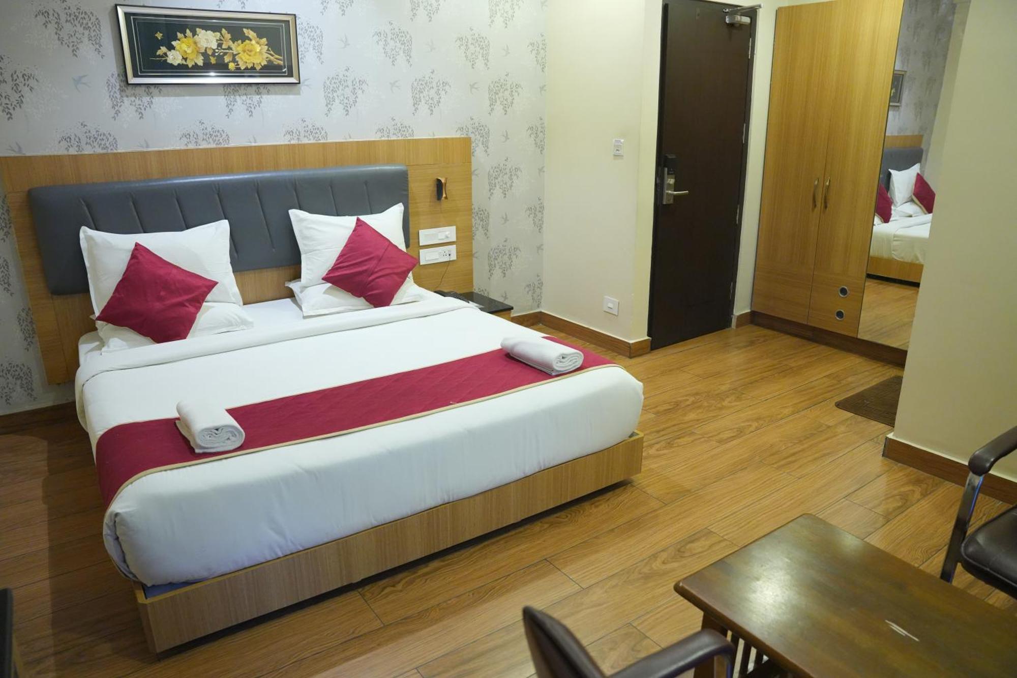 Kvp Golden Inn Tirupati Bagian luar foto