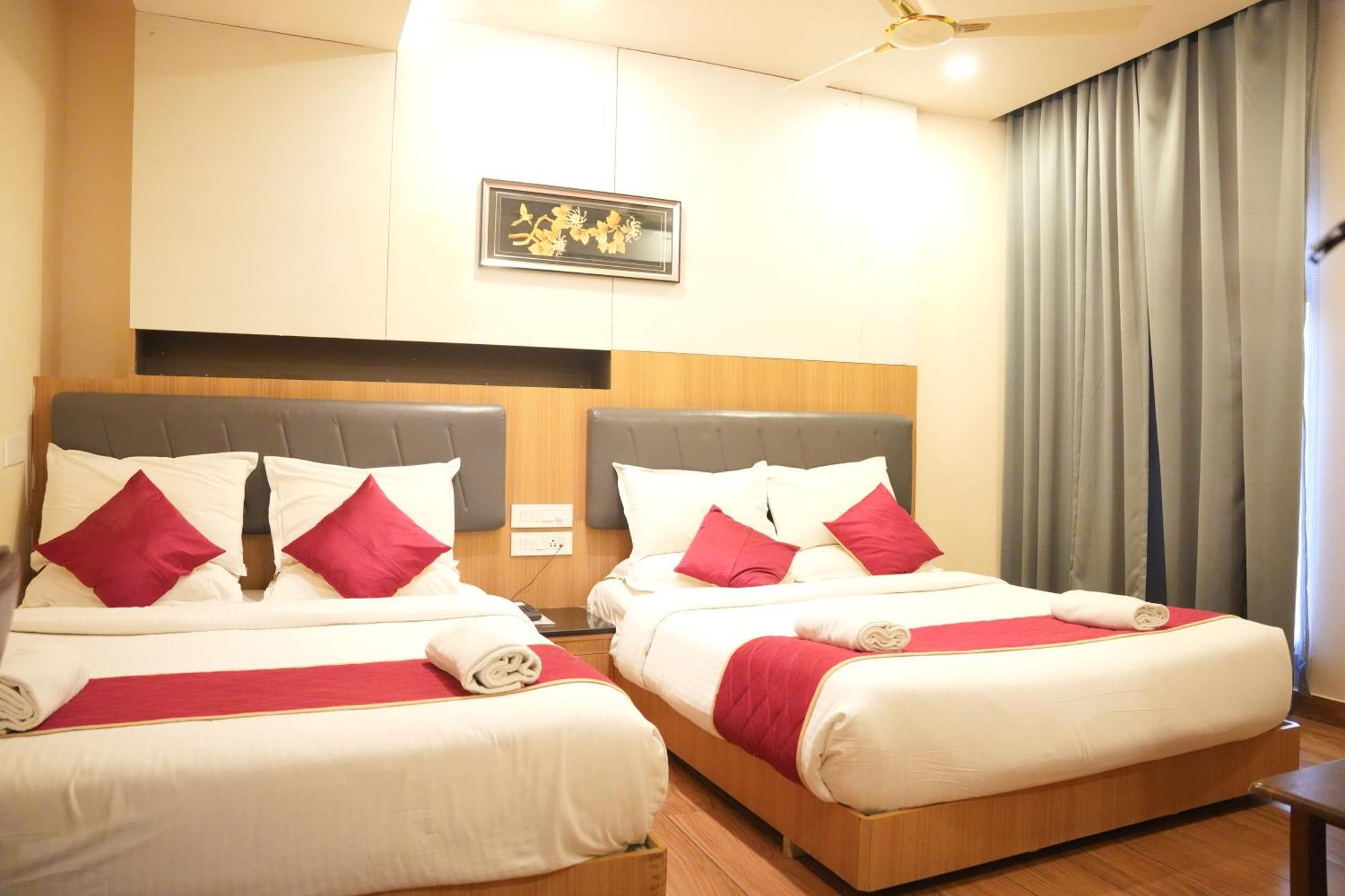 Kvp Golden Inn Tirupati Bagian luar foto