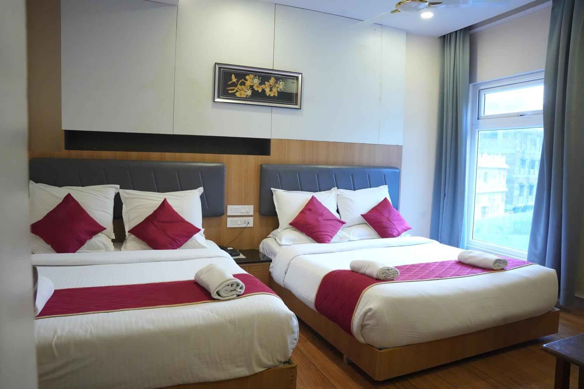 Kvp Golden Inn Tirupati Bagian luar foto