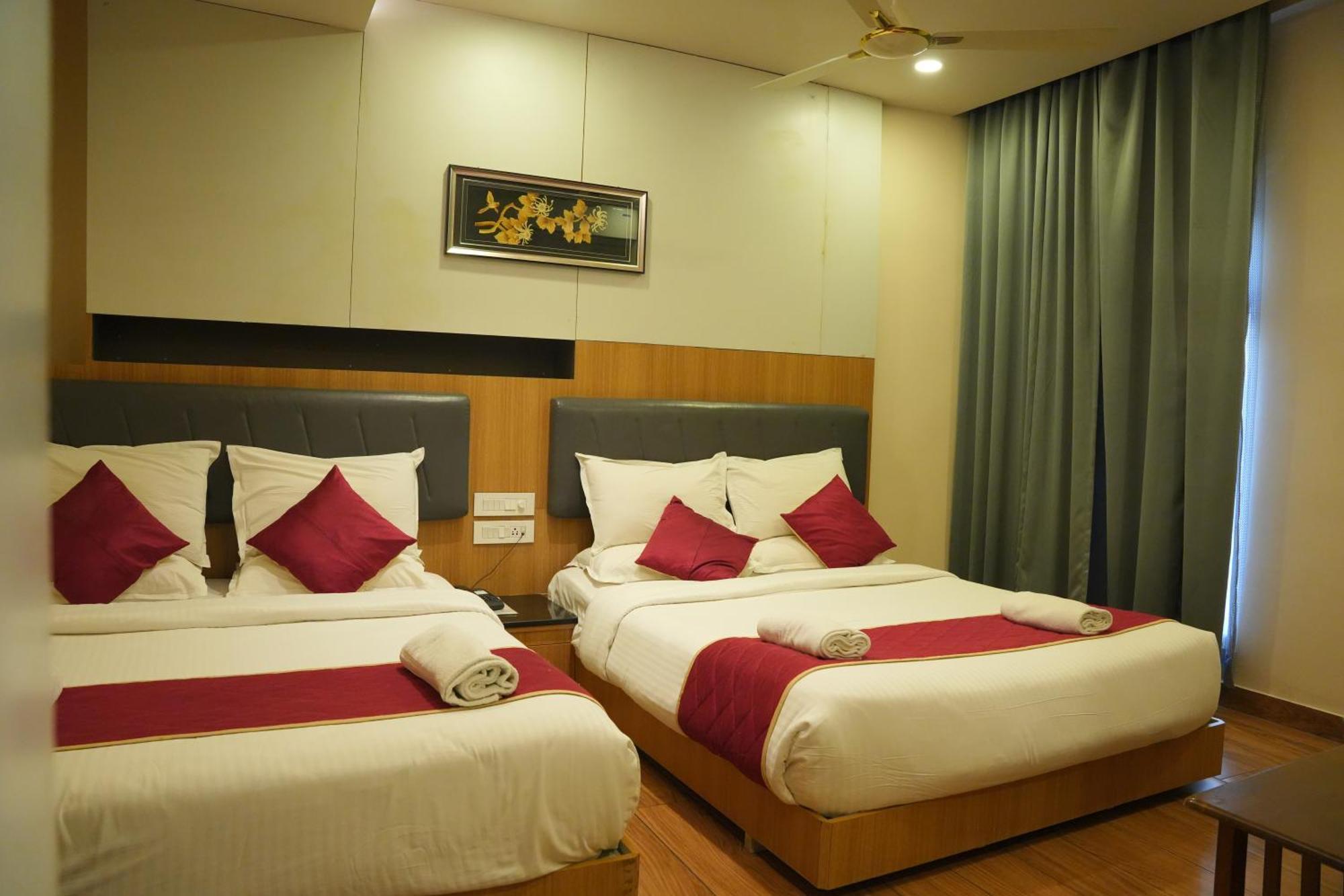 Kvp Golden Inn Tirupati Bagian luar foto