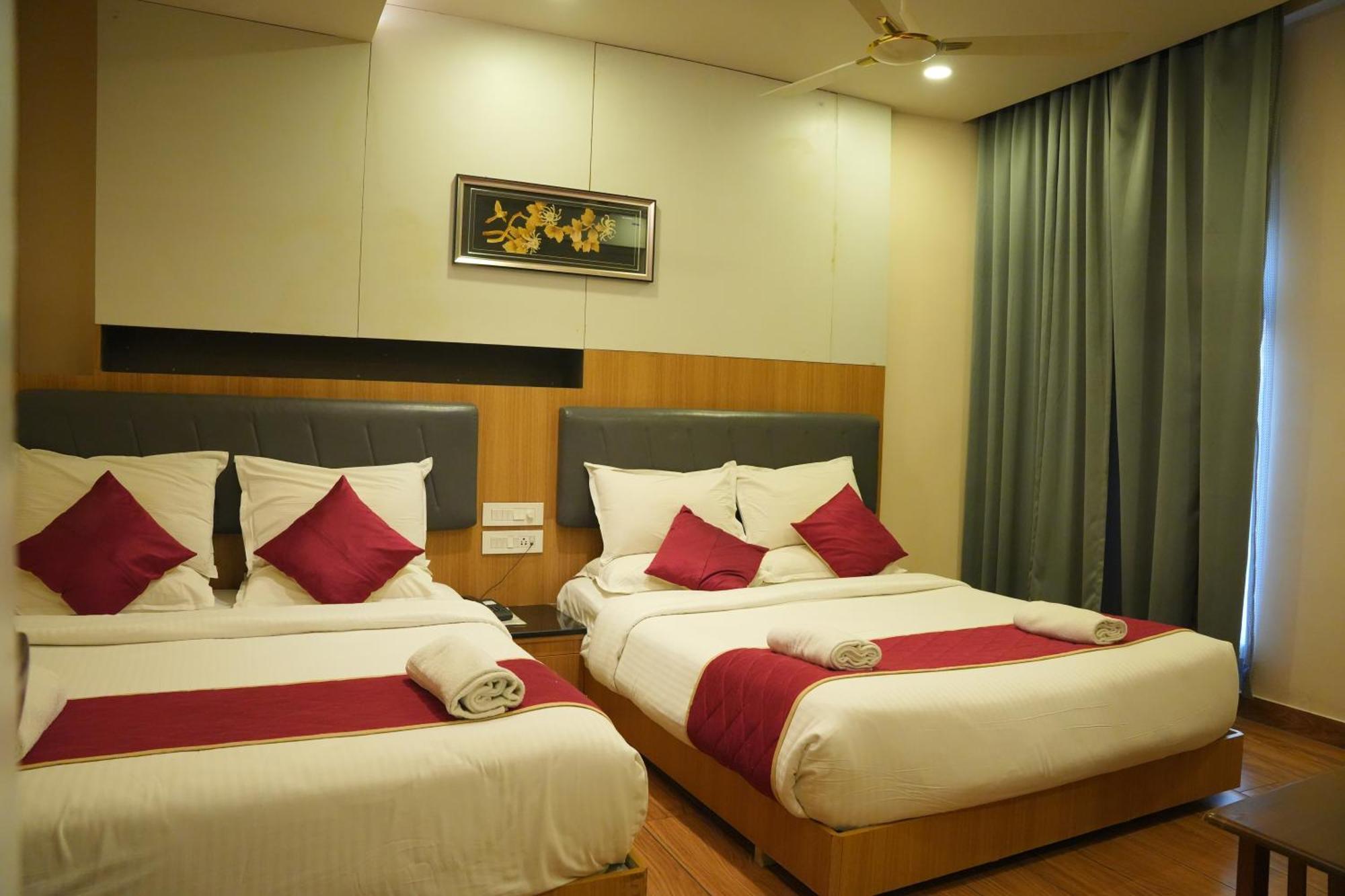 Kvp Golden Inn Tirupati Bagian luar foto