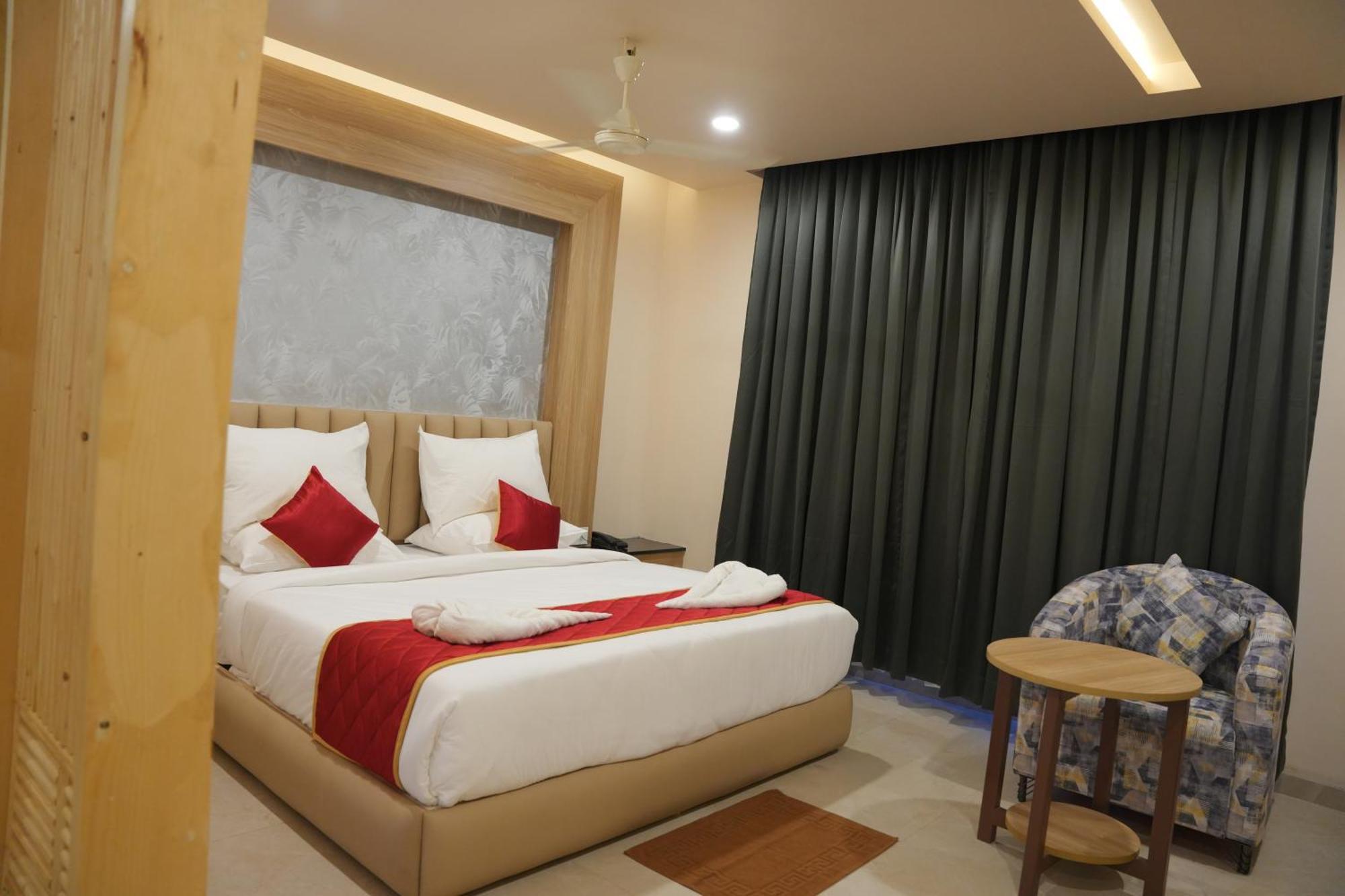 Kvp Golden Inn Tirupati Bagian luar foto